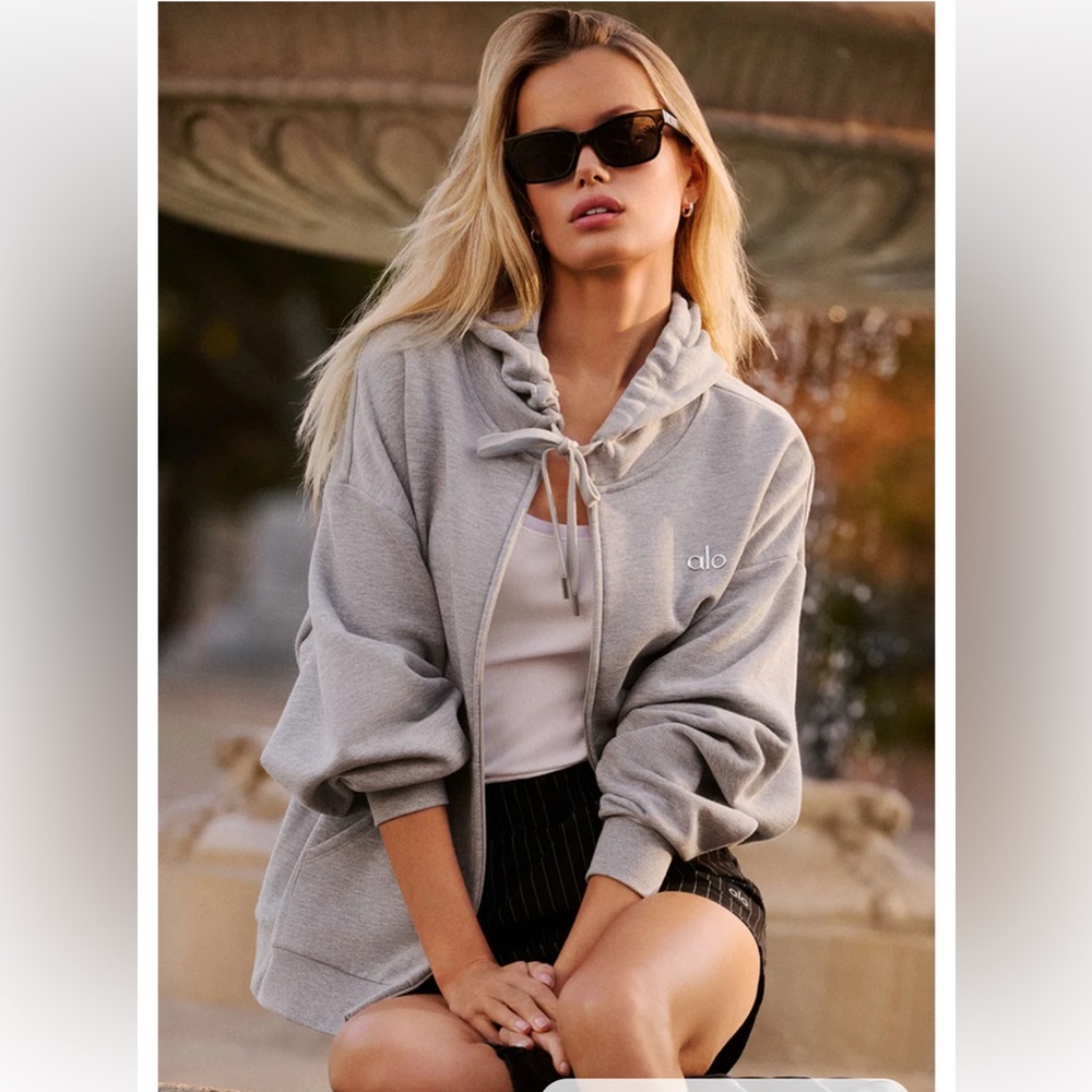 ALO Yoga Accolade Full Zip Hoodie in Heather Gray